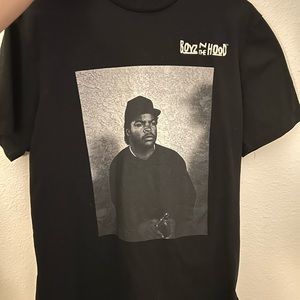 Thick texture stiff tee